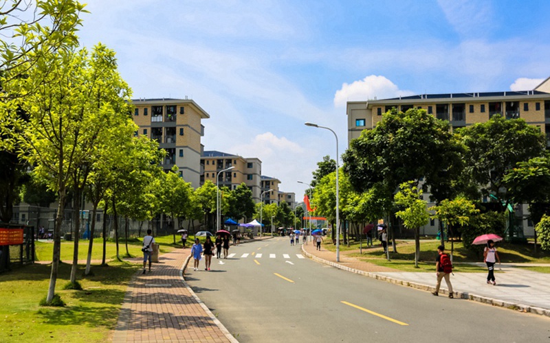 东莞城市学院校园风景