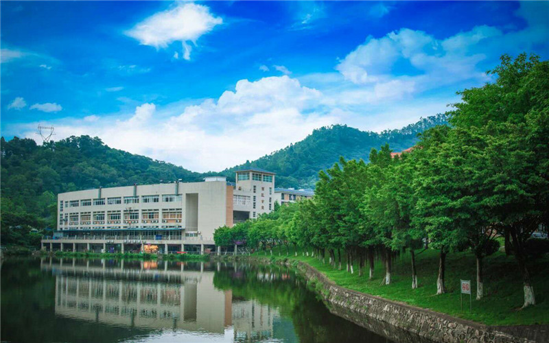广州番禺职业技术学院校园风景