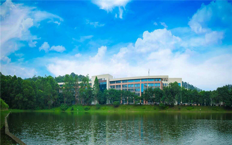 广州番禺职业技术学院校园风景