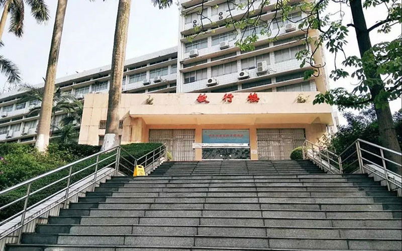 广东邮电职业技术学院校园风景