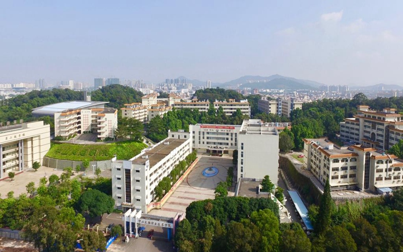 中山火炬职业技术学院校园风景