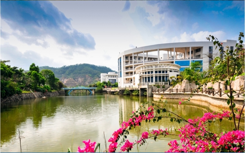 中山职业技术学院校园风景