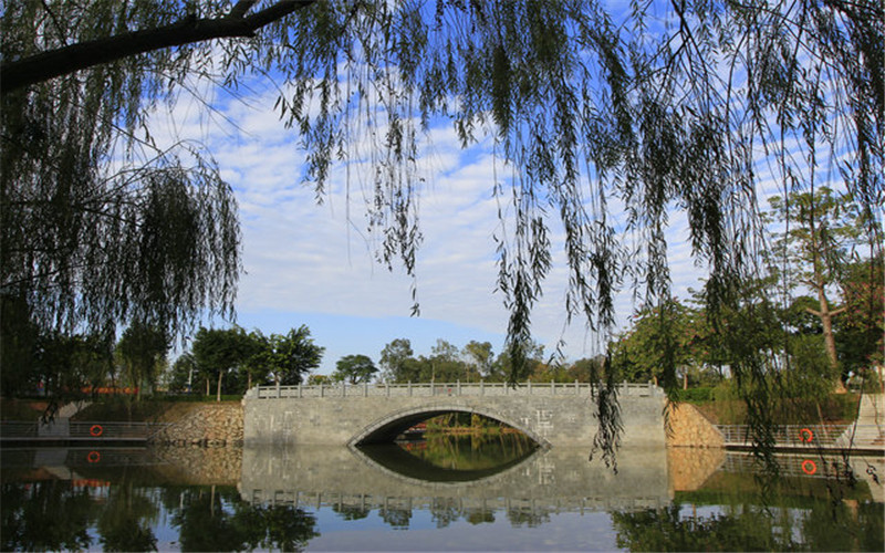 广州华夏职业学院校园风景