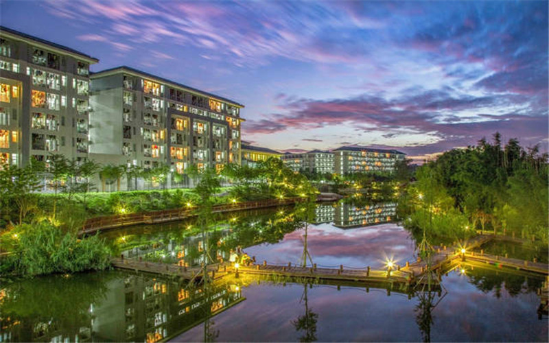 广州华夏职业学院校园风景