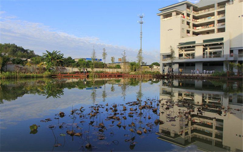 广州华夏职业学院校园风景