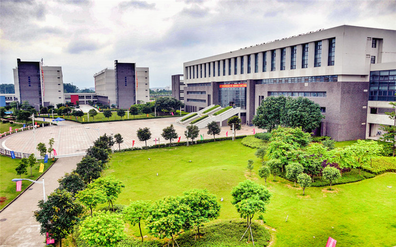 广东环境保护工程职业学院校园风景
