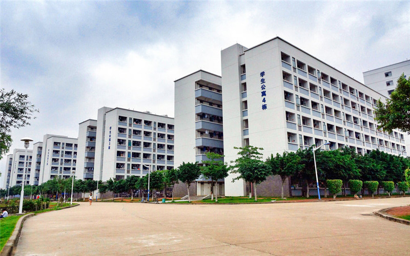 广东环境保护工程职业学院校园风景