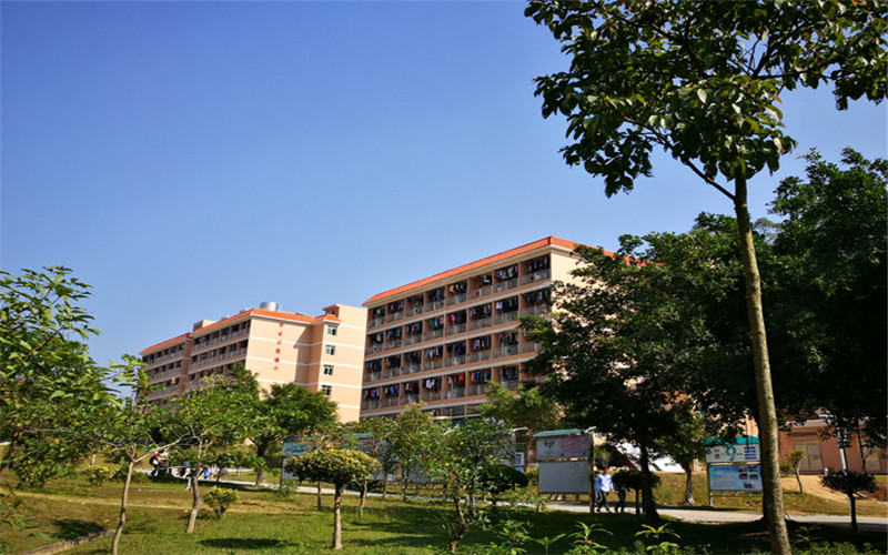 广州东华职业学院校园风景