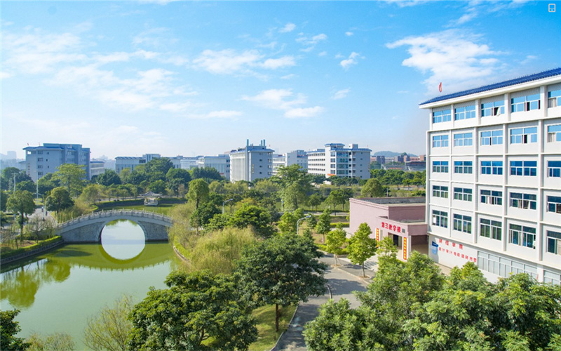 广东创新科技职业学院校园风景