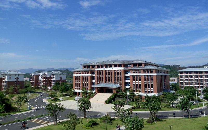 广东碧桂园职业学院校园风景