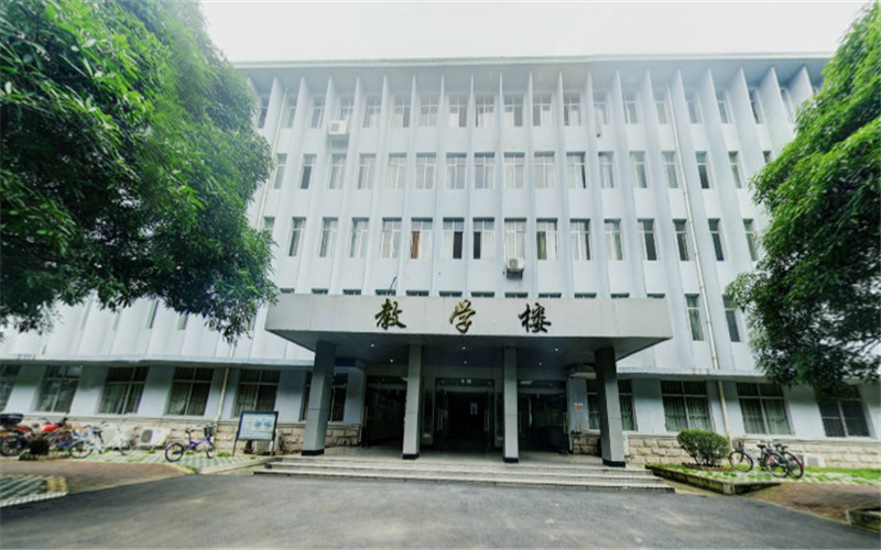 右江民族医学院校园风景