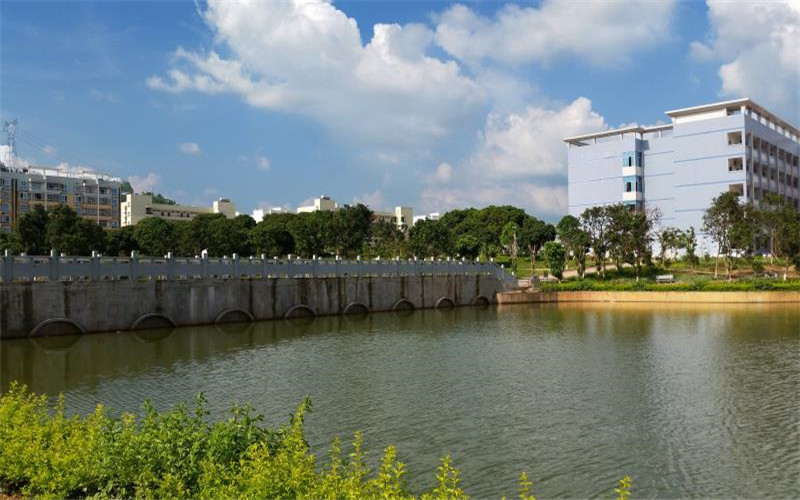 玉林师范学院校园风景