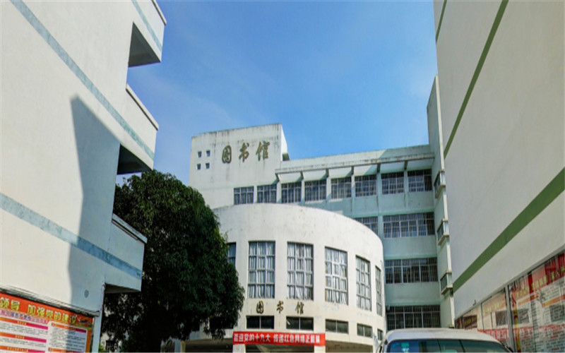 百色学院校园风景