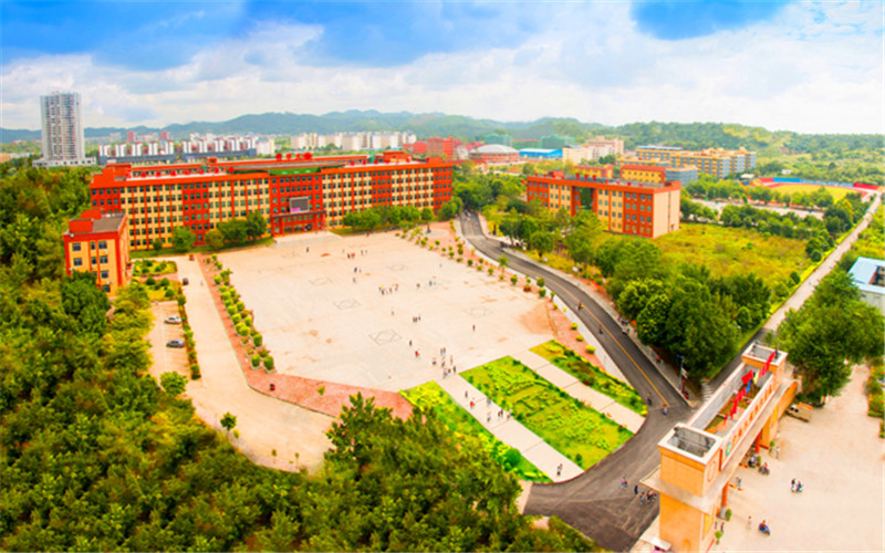 广西工程职业学院校园风景