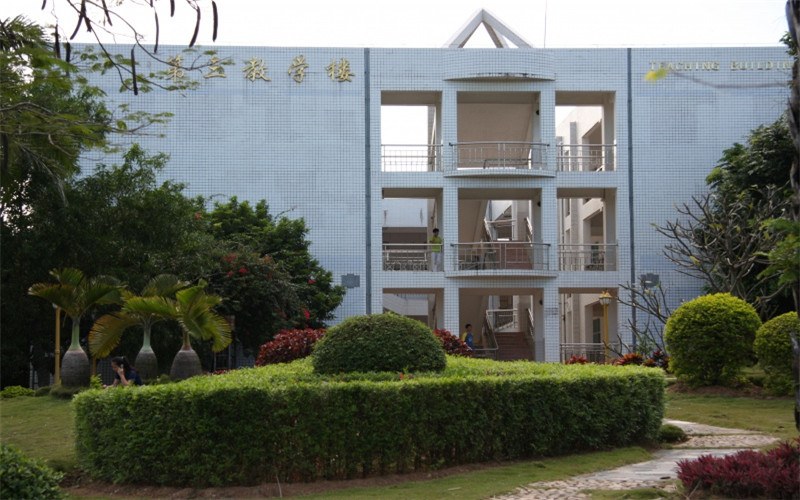 海南医学院校园风景