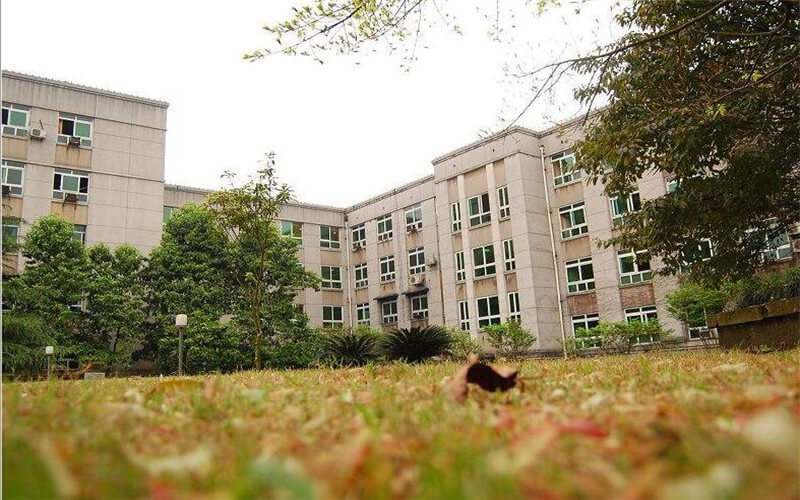 西南政法大学校园风景