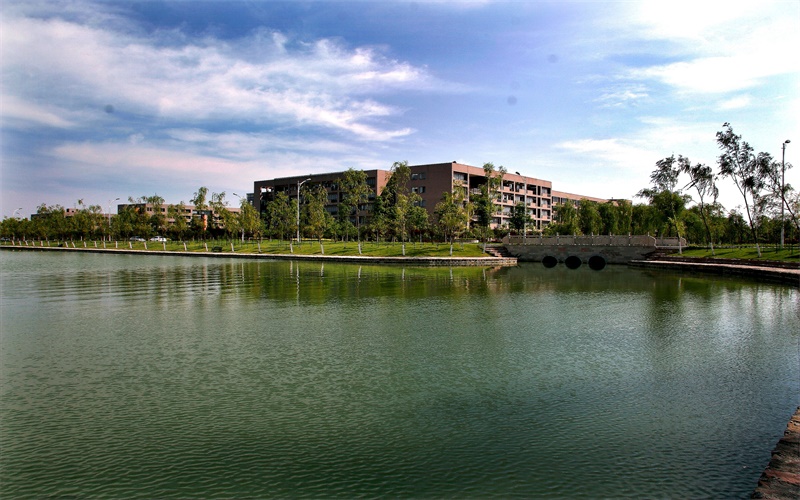 西华大学校园风景