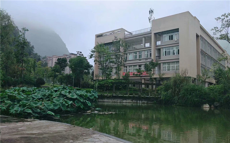 阿坝师范学院校园风景