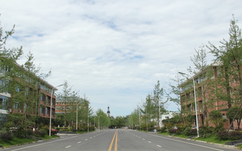 成都纺织高等专科学校校园风景