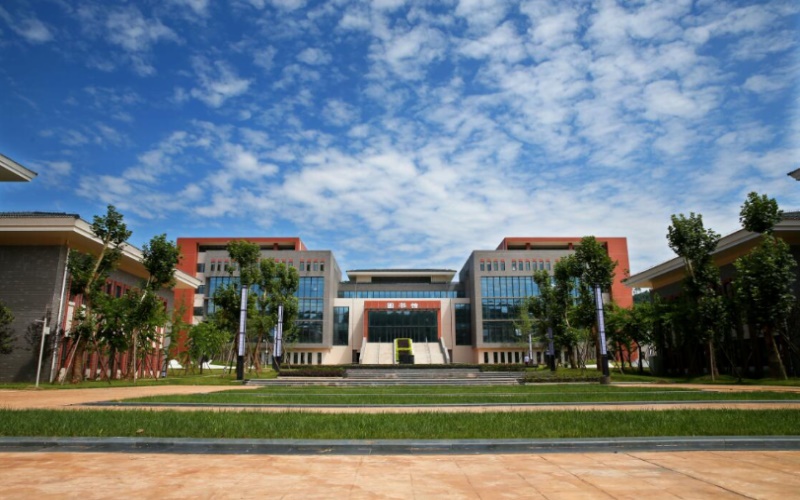 雅安职业技术学院校园风景