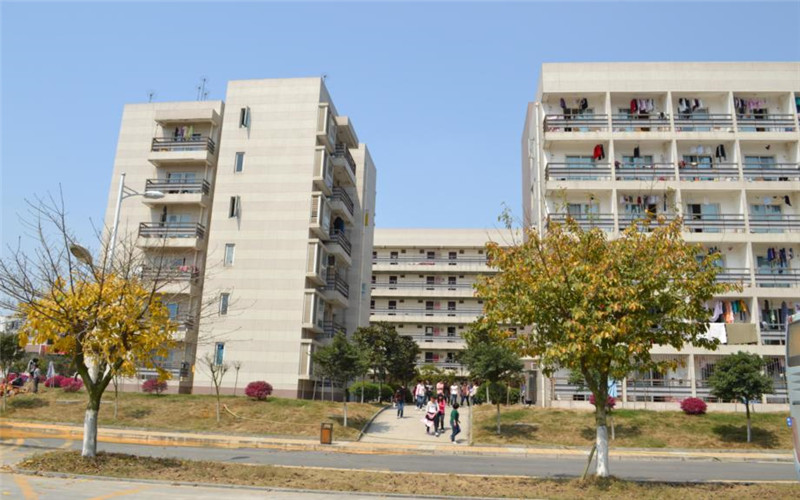 四川华新现代职业学院校园风景