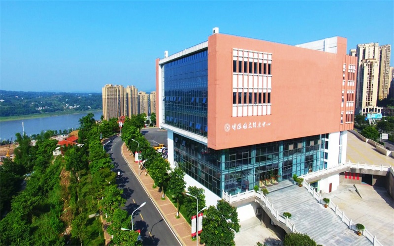 四川三河职业学院校园风景