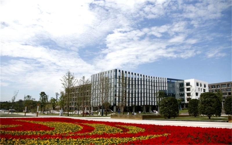 四川卫生康复职业学院校园风景