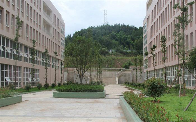 巴中职业技术学院校园风景