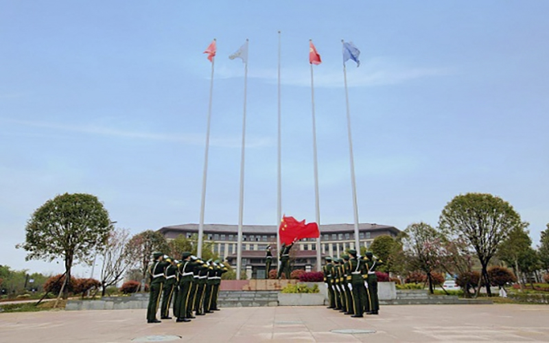 贵阳信息科技学院校园风景