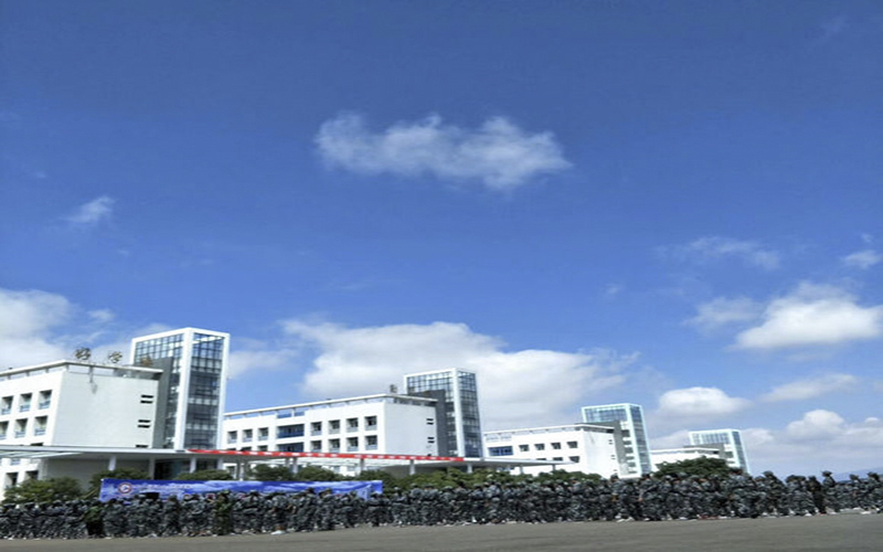 黔西南民族职业技术学院校园风景