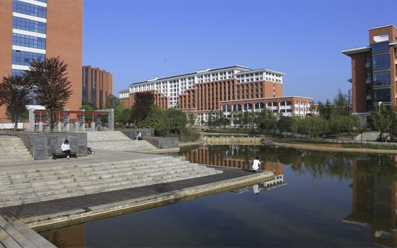 遵义医药高等专科学校校园风景