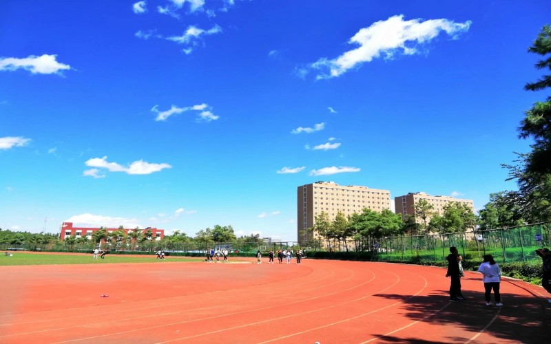 昆明医科大学海源学院校园风景