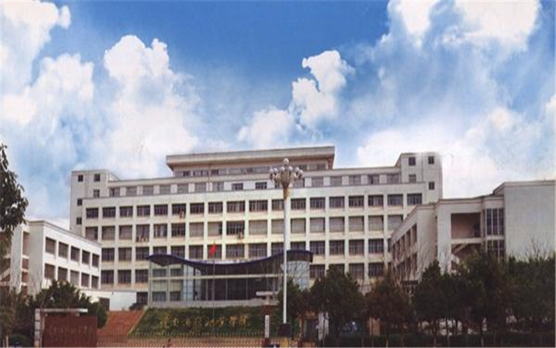 云南商务职业学院校园风景