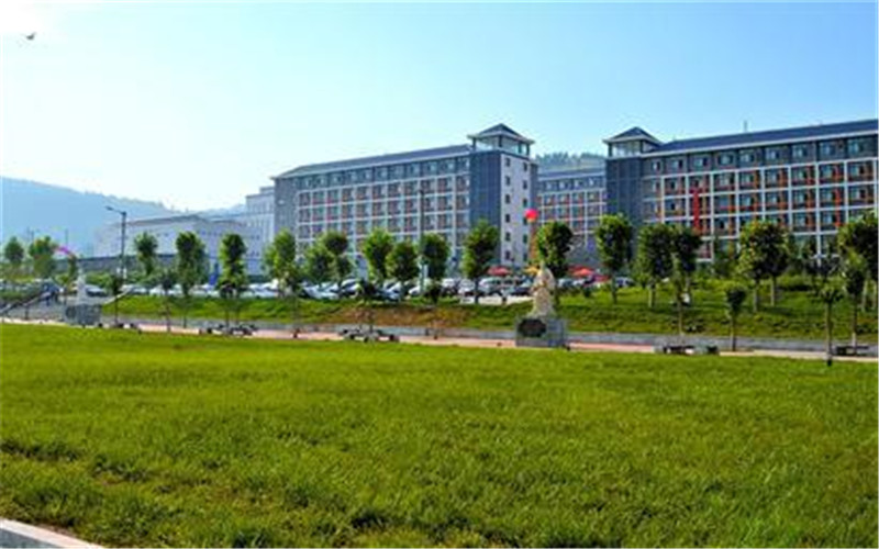 大理护理职业学院校园风景