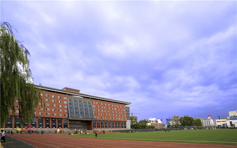 西安建筑科技大学华清学院校园风景