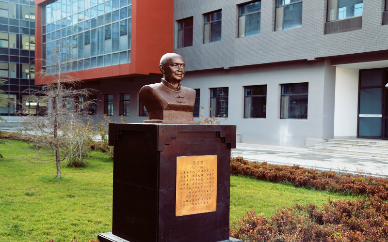 甘肃中医药大学校园风景