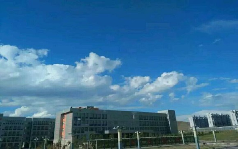 新疆机电职业技术学院校园风景