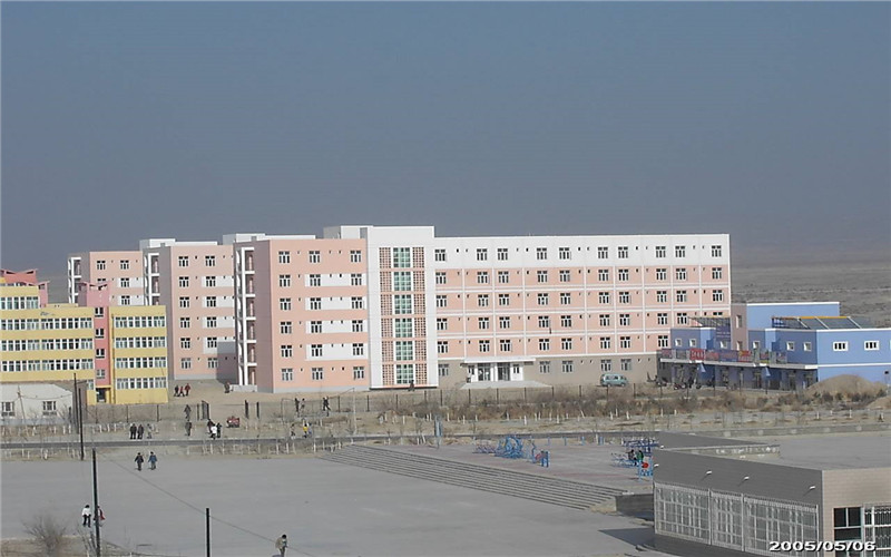 巴音郭楞职业技术学院校园风景