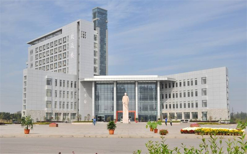新疆科技职业技术学院校园风景