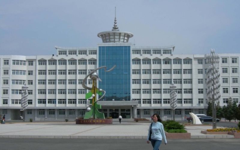 内蒙古民族大学校园风景