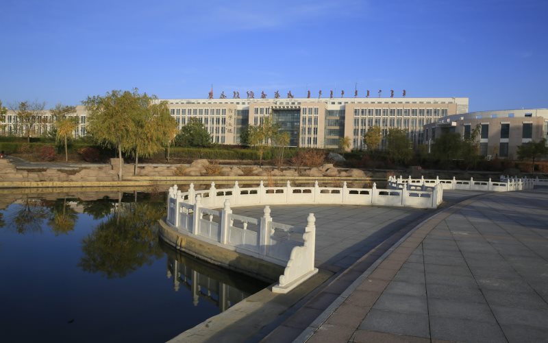 内蒙古财经大学校园风景