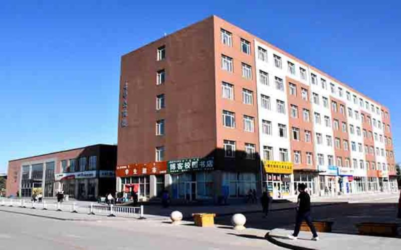 内蒙古大学创业学院校园风景