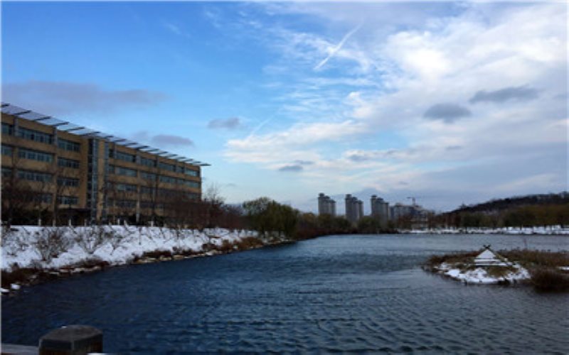 大连外国语大学校园风景