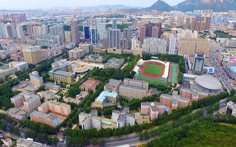 大连民族大学校园风景