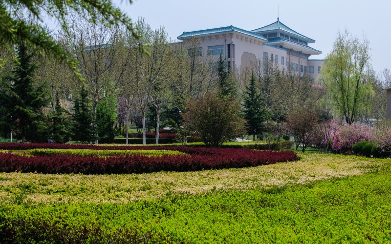 大连民族大学校园风景