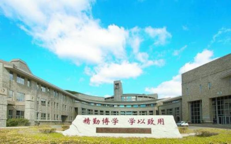 大连东软信息学院校园风景