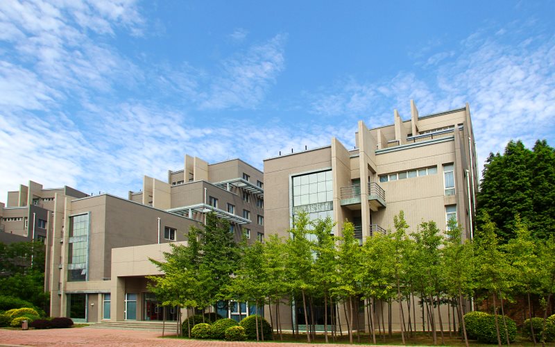 大连东软信息学院校园风景