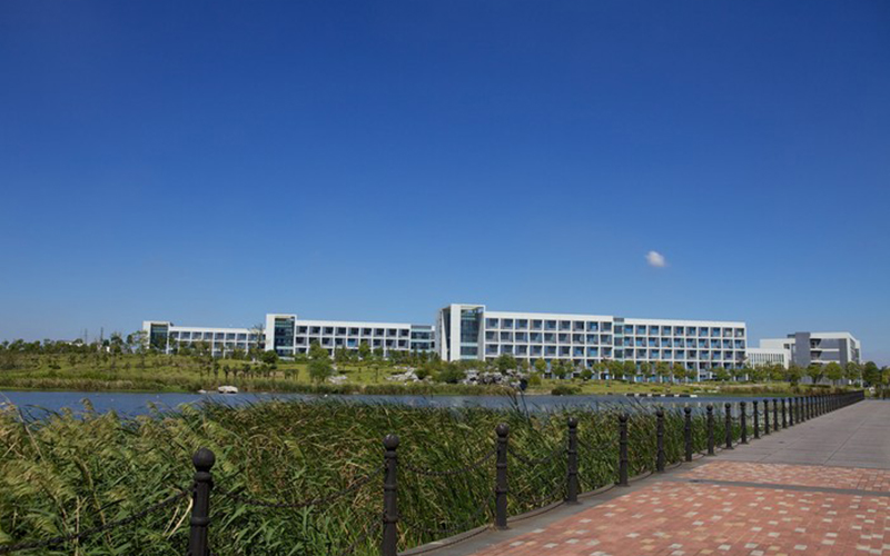 上海海事大学校园风景