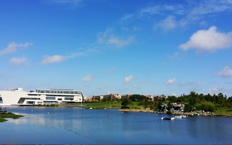 上海海事大学校园风景