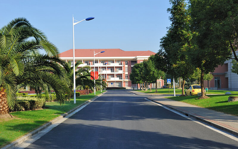 上海健康医学院校园风景